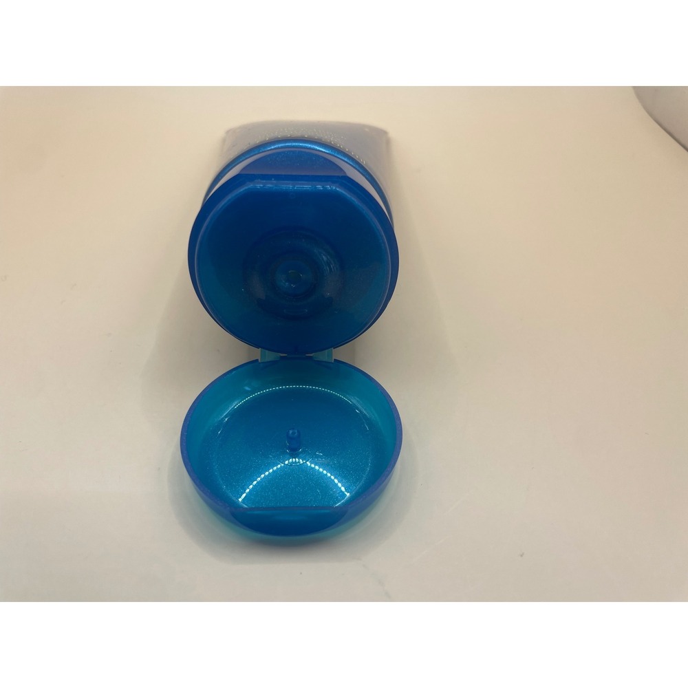 Jennifer Lopez Live Luxe Shimmer Touch Body Lotion 6.7oz 200ml Teal Blue Tube - Picture 4 of 5